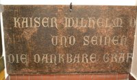 Fragment einer Tafel am Kaiser-Wilhelm-Denkmal in Hohensyburg