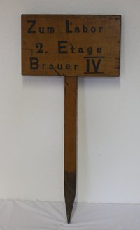 Hinweisschild Haus Brauer