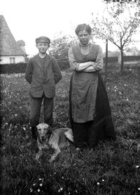 Glasplattennegativ, Frau Welling mit ihrem Sohn R. Welling